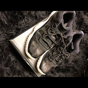 Air Jordan 11 Retro Low Barons